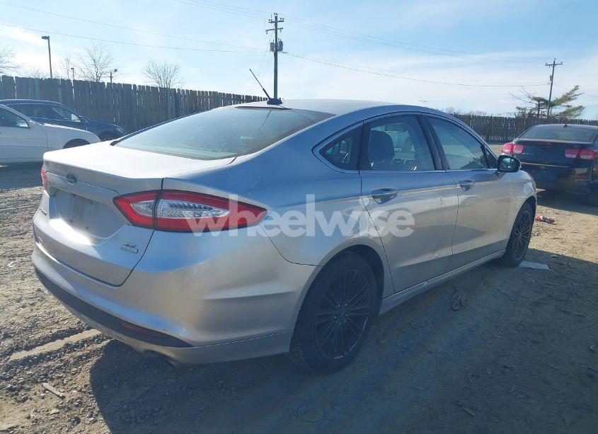 Photo 4 of 2014 Ford Fusion SE (VIN 1FA6P0HD5E5355579)