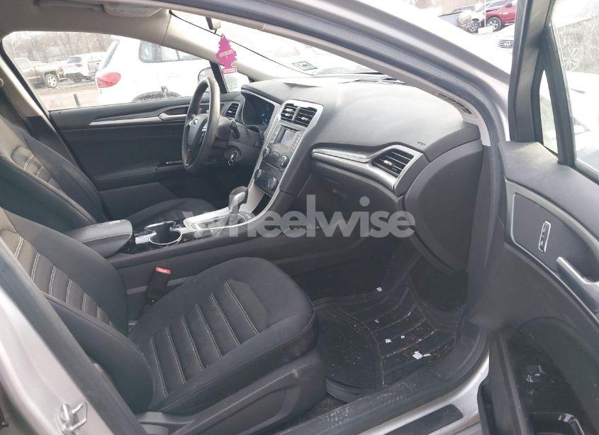 Photo 5 of 2014 Ford Fusion SE (VIN 1FA6P0HD5E5362046)