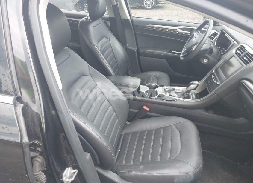 Photo 5 of 2014 Ford Fusion SE (VIN 1FA6P0HD5E5395287)