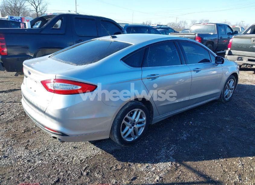 Photo 4 of 2014 Ford Fusion SE (VIN 1FA6P0HD5E5397489)