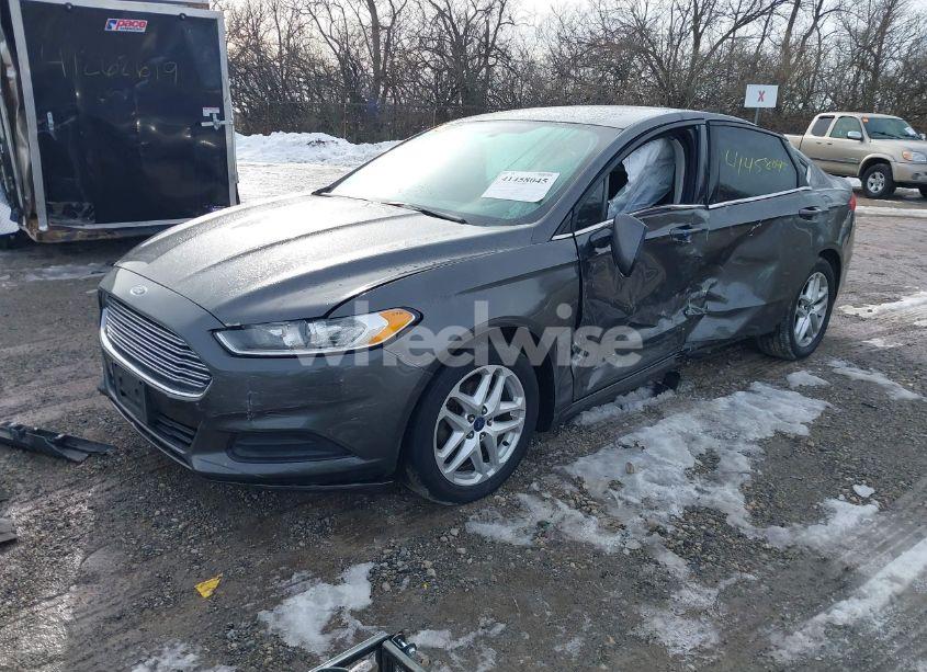 Photo 2 of 2016 Ford Fusion SE (VIN 1FA6P0HD5G5105729)