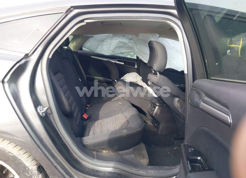 Photo 8 of 2016 Ford Fusion SE (VIN 1FA6P0HD5G5105729)