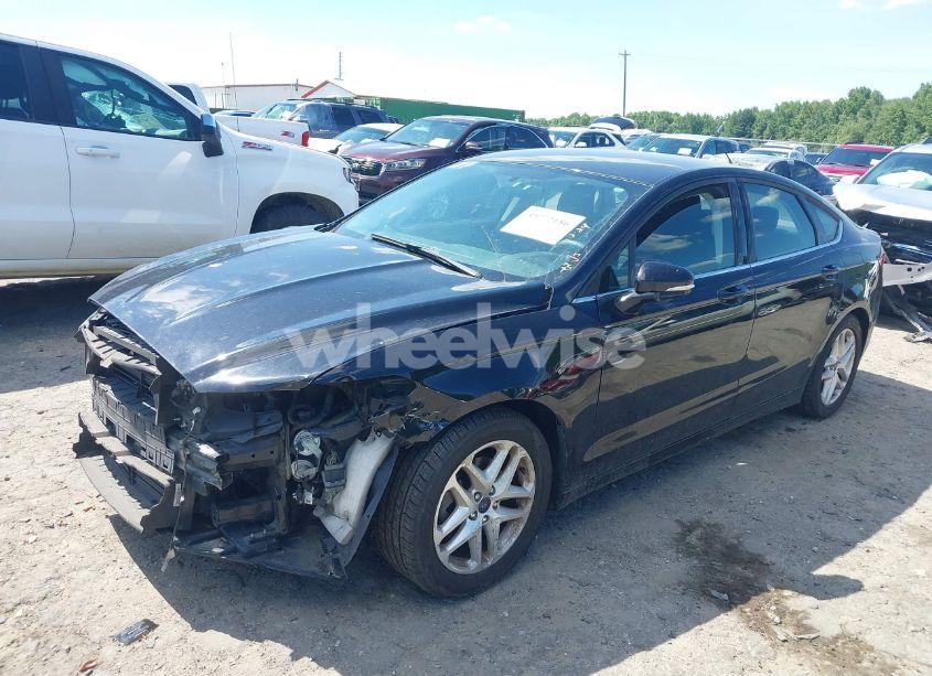 Photo 2 of 2016 Ford Fusion SE (VIN 1FA6P0HD5G5126077)