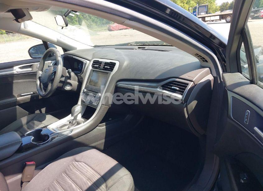 Photo 5 of 2016 Ford Fusion SE (VIN 1FA6P0HD5G5126077)