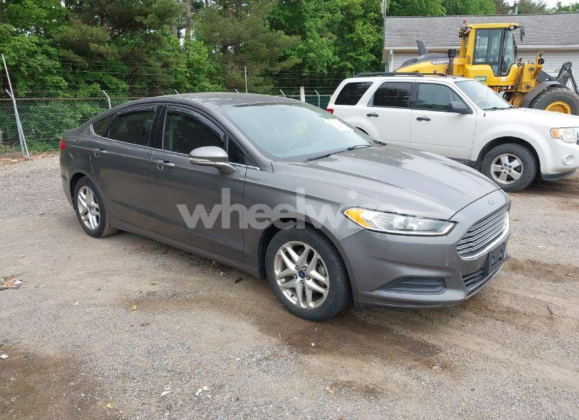 2014 Ford Fusion SE (VIN 1FA6P0HD6E5357647) main photo