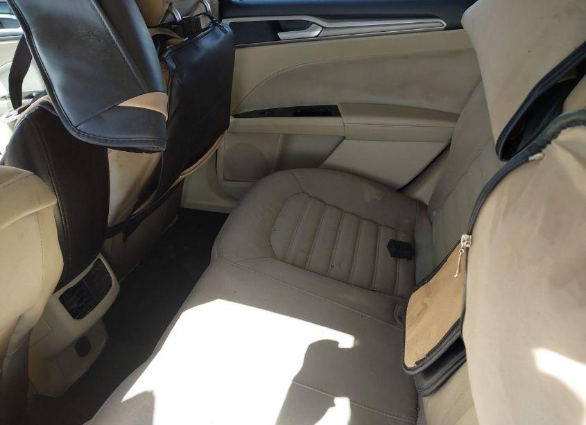 Photo 8 of 2014 Ford Fusion SE (VIN 1FA6P0HD6E5374447)