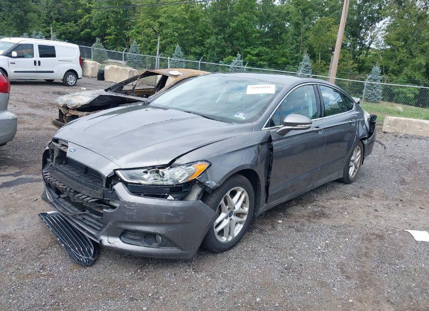 Photo 2 of 2014 Ford Fusion SE (VIN 1FA6P0HD6E5382984)