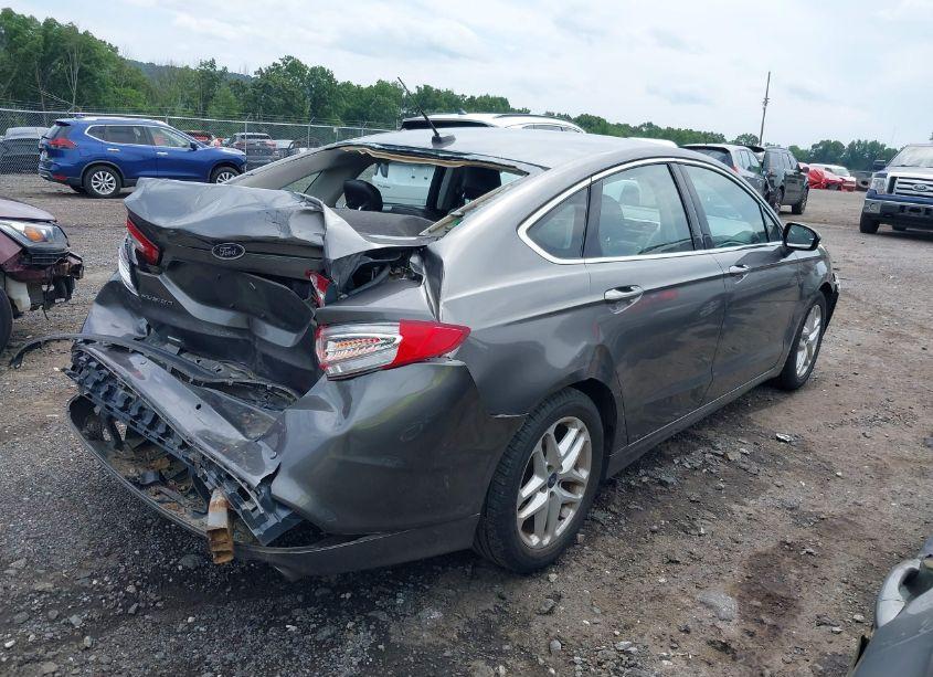 Photo 4 of 2014 Ford Fusion SE (VIN 1FA6P0HD6E5382984)