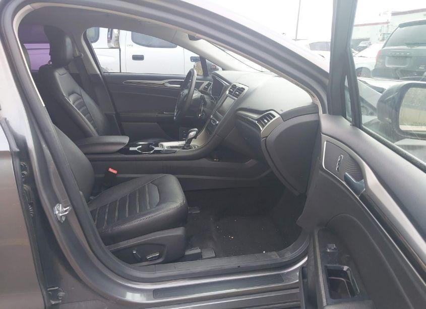 Photo 5 of 2014 Ford Fusion SE (VIN 1FA6P0HD6E5395279)