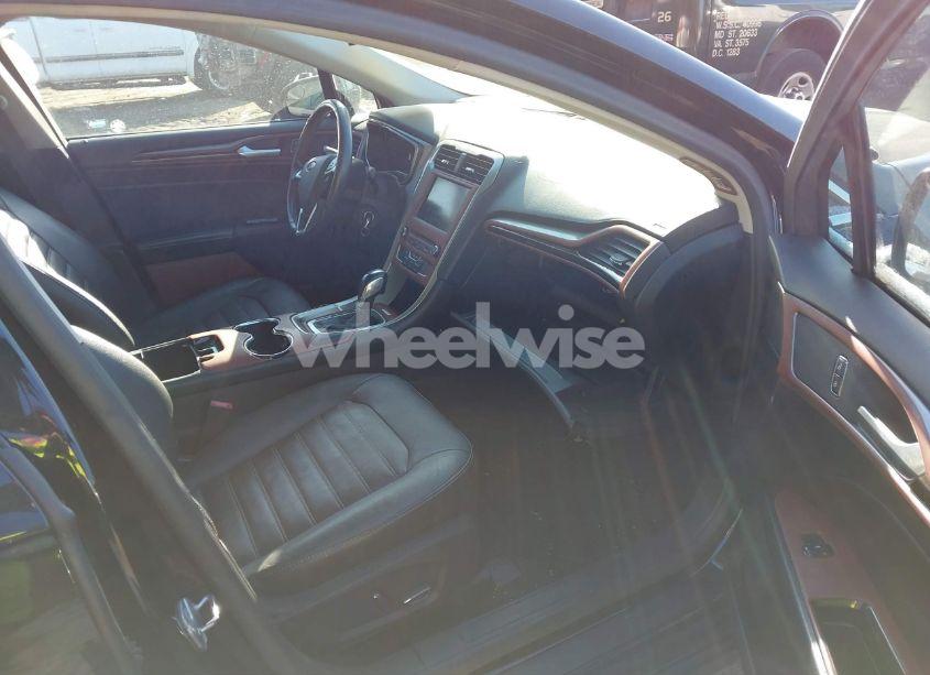 Photo 5 of 2016 Ford Fusion SE (VIN 1FA6P0HD6G5119915)