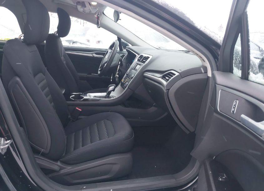 Photo 5 of 2014 Ford Fusion SE (VIN 1FA6P0HD7E5380516)