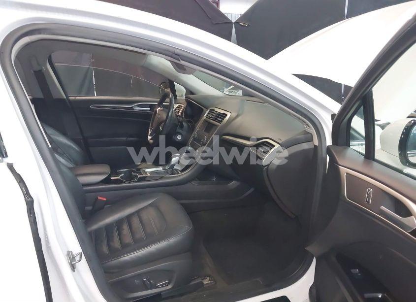 Photo 5 of 2016 Ford Fusion SE (VIN 1FA6P0HD7G5126095)