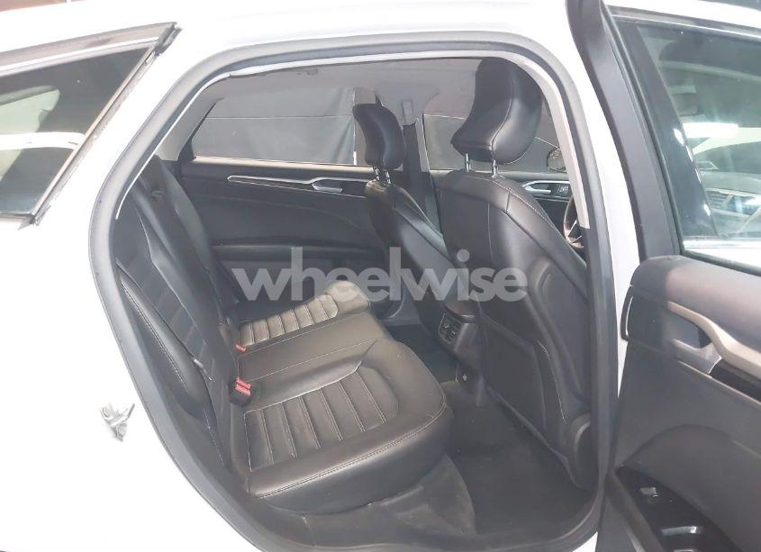 Photo 8 of 2016 Ford Fusion SE (VIN 1FA6P0HD7G5126095)