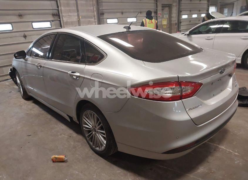 Photo 3 of 2016 Ford Fusion SE (VIN 1FA6P0HD7G5127554)