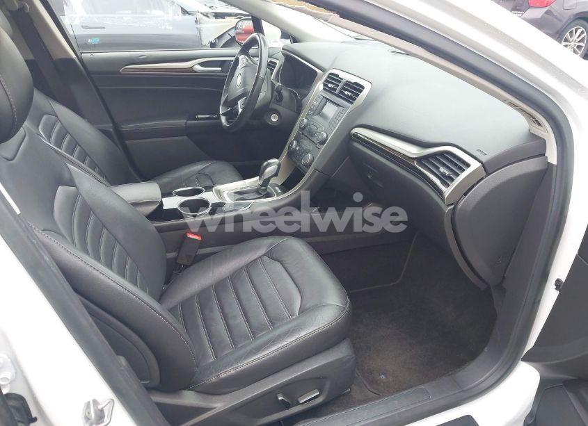 Photo 5 of 2014 Ford Fusion SE (VIN 1FA6P0HD8E5353518)