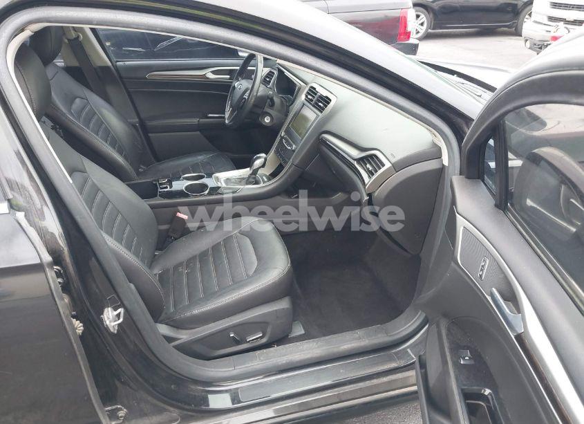 Photo 5 of 2014 Ford Fusion SE (VIN 1FA6P0HD8E5357729)