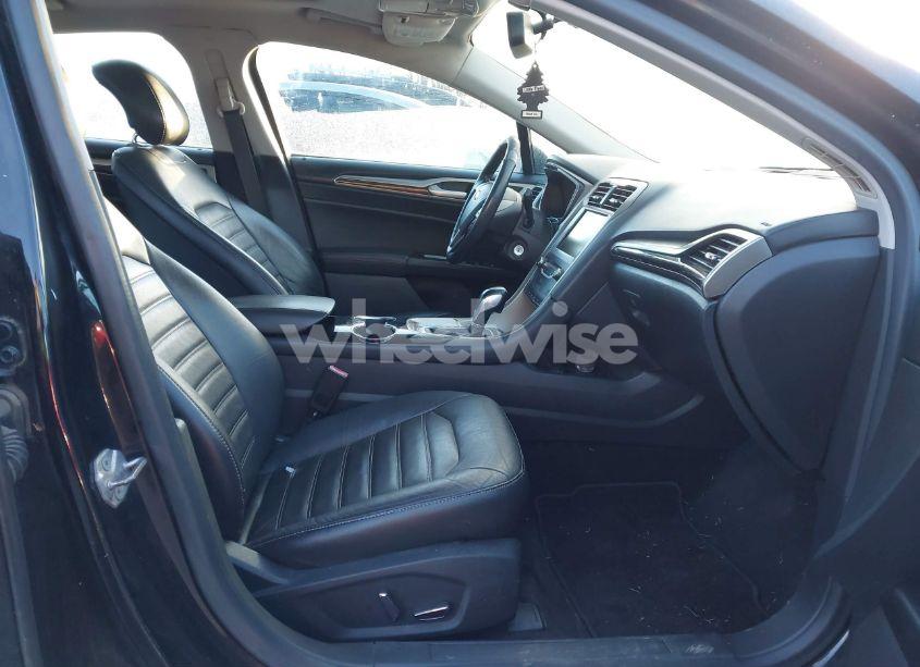 Photo 5 of 2014 Ford Fusion SE (VIN 1FA6P0HD8E5380296)