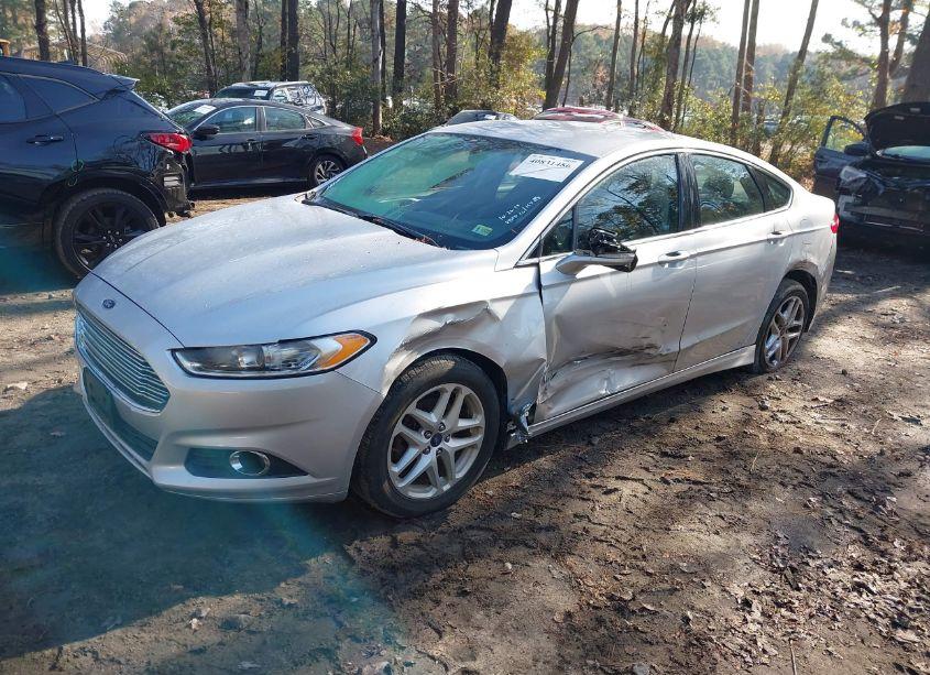 Photo 2 of 2015 Ford Fusion SE (VIN 1FA6P0HD8F5111281)