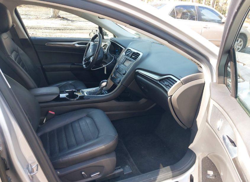 Photo 5 of 2015 Ford Fusion SE (VIN 1FA6P0HD8F5111281)