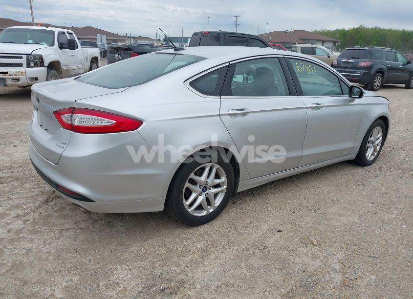 Photo 4 of 2015 Ford Fusion SE (VIN 1FA6P0HD8F5113967)