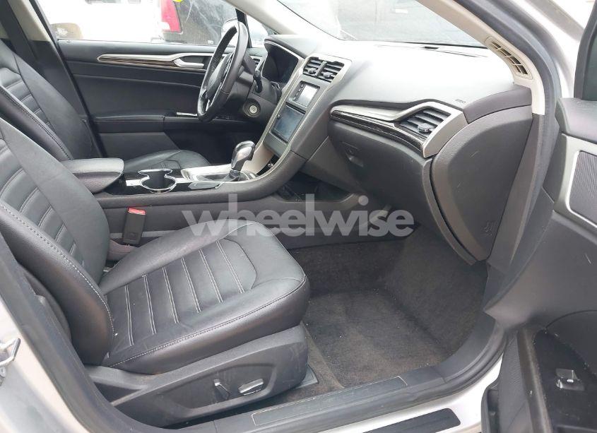 Photo 5 of 2015 Ford Fusion SE (VIN 1FA6P0HD8F5113967)