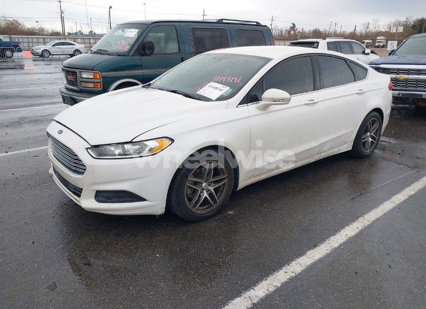 Photo 2 of 2015 Ford Fusion SE (VIN 1FA6P0HD8F5119994)