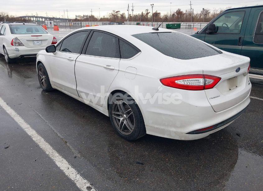 Photo 3 of 2015 Ford Fusion SE (VIN 1FA6P0HD8F5119994)