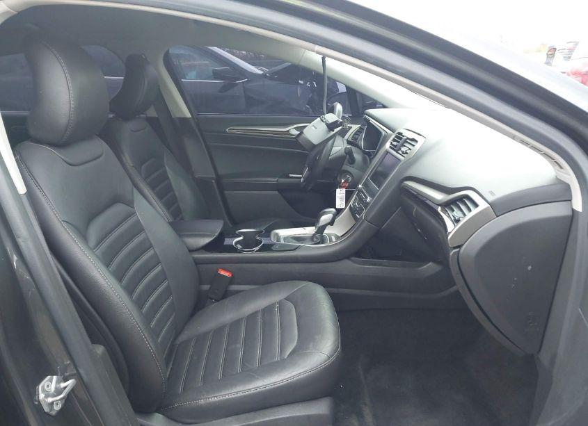 Photo 5 of 2016 Ford Fusion SE (VIN 1FA6P0HD8G5130558)