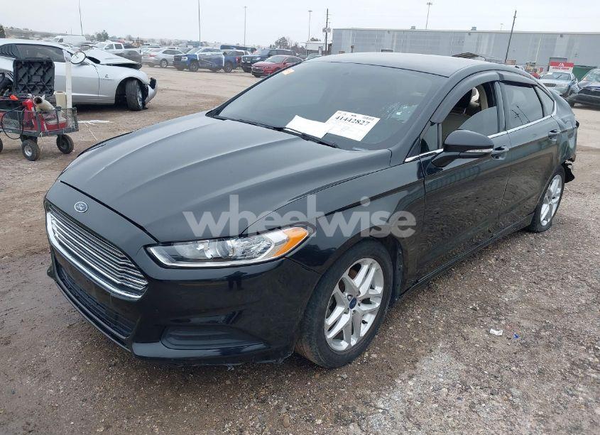 Photo 2 of 2014 Ford Fusion SE (VIN 1FA6P0HD9E5396569)
