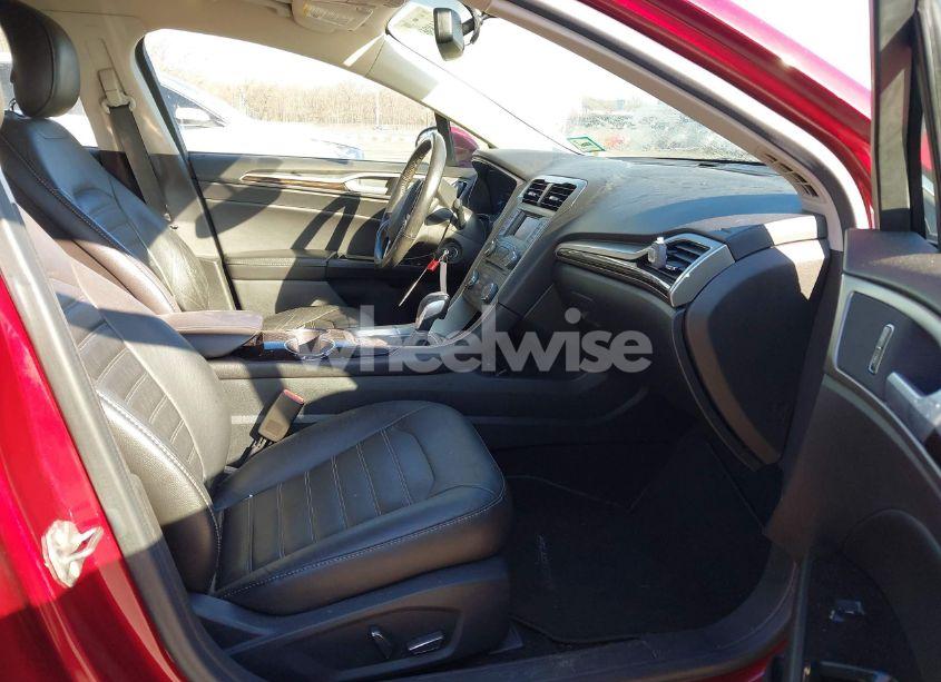 Photo 5 of 2014 Ford Fusion SE (VIN 1FA6P0HD9E5396815)