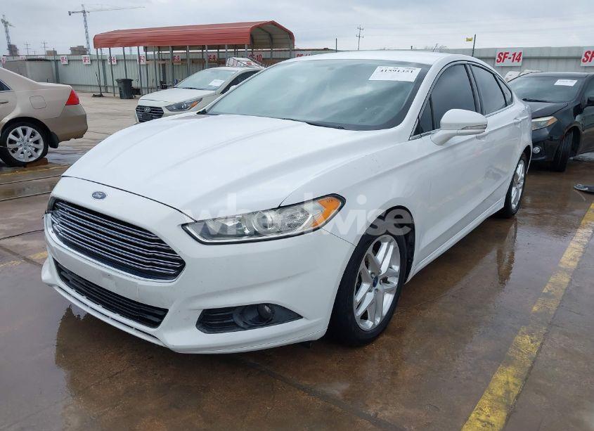Photo 2 of 2015 Ford Fusion SE (VIN 1FA6P0HD9F5126405)