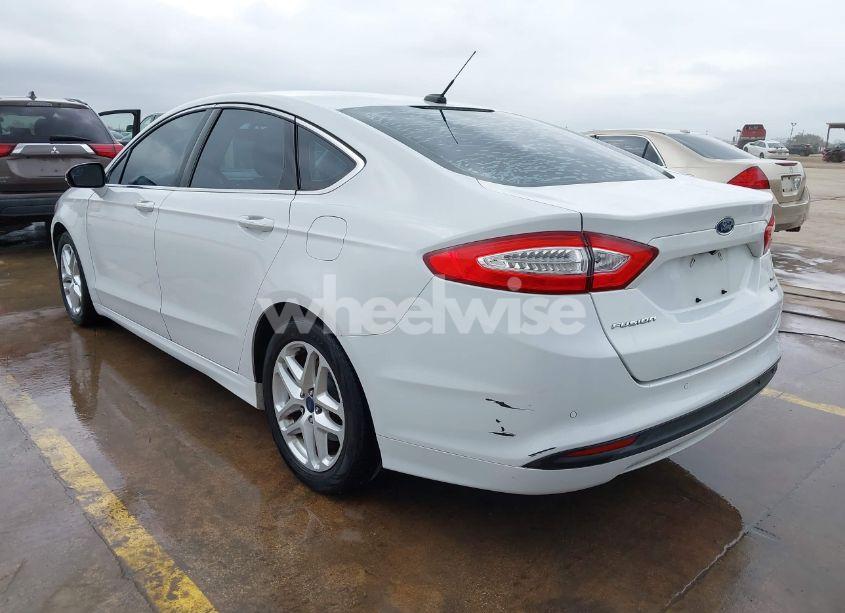 Photo 3 of 2015 Ford Fusion SE (VIN 1FA6P0HD9F5126405)
