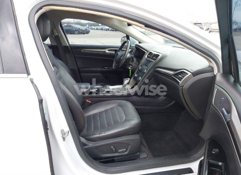 Photo 5 of 2015 Ford Fusion SE (VIN 1FA6P0HD9F5126405)