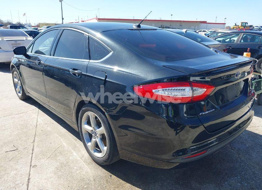 Photo 3 of 2015 Ford Fusion SE (VIN 1FA6P0HD9F5131393)