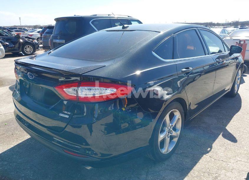 Photo 4 of 2015 Ford Fusion SE (VIN 1FA6P0HD9F5131393)