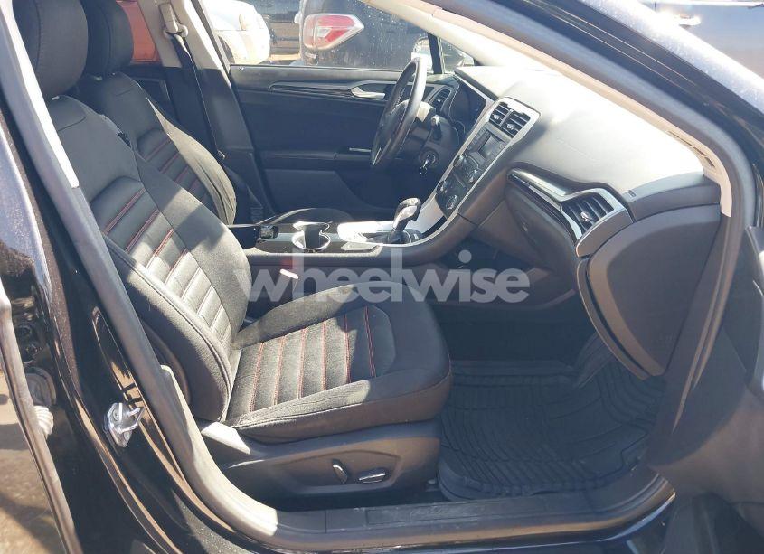 Photo 5 of 2015 Ford Fusion SE (VIN 1FA6P0HD9F5131393)