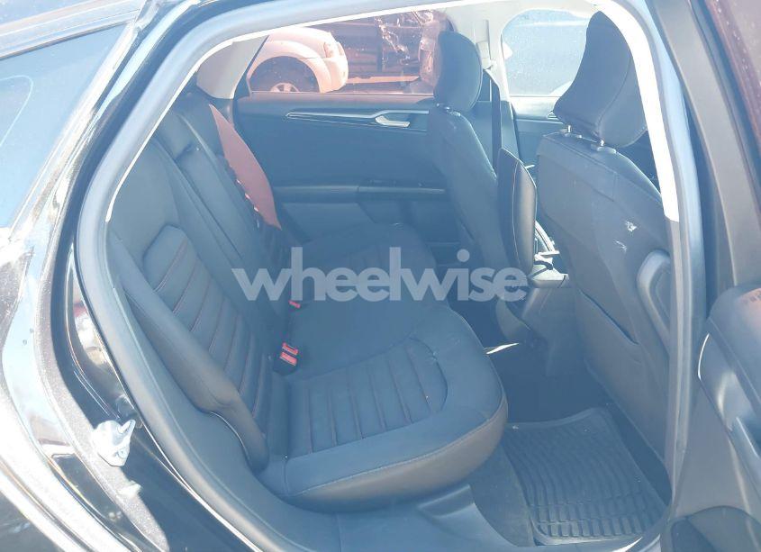 Photo 8 of 2015 Ford Fusion SE (VIN 1FA6P0HD9F5131393)