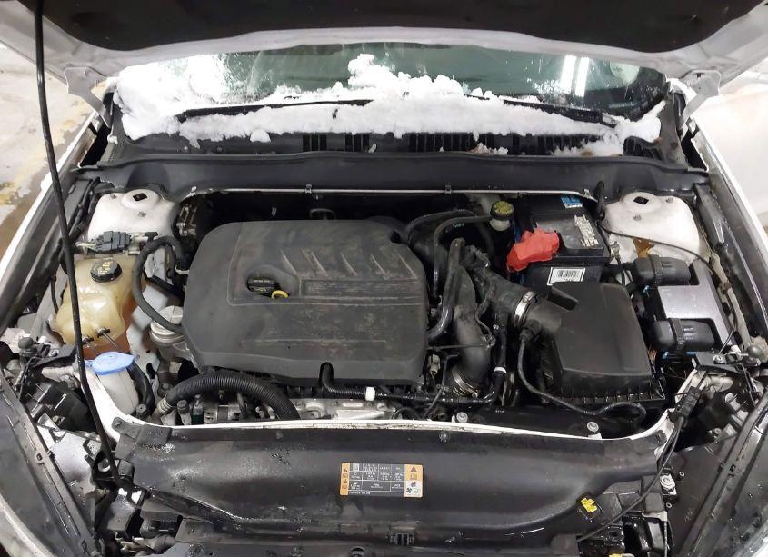 Photo 10 of 2015 Ford Fusion SE (VIN 1FA6P0HDXF5105174)