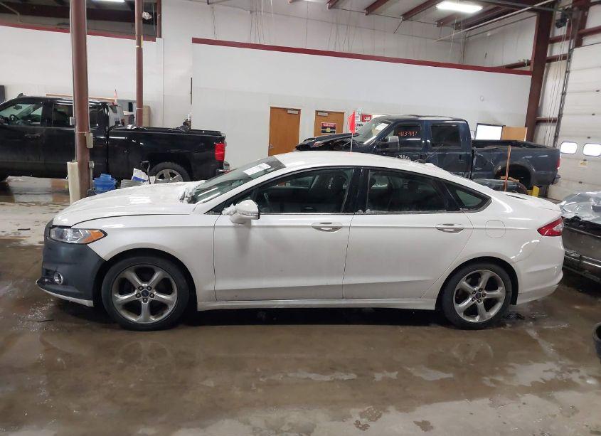 Photo 14 of 2015 Ford Fusion SE (VIN 1FA6P0HDXF5105174)