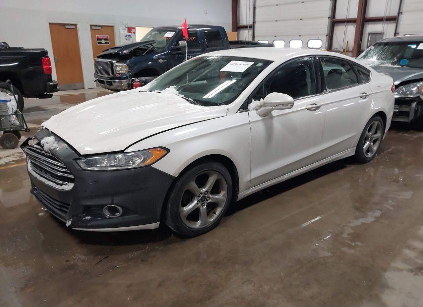 Photo 2 of 2015 Ford Fusion SE (VIN 1FA6P0HDXF5105174)