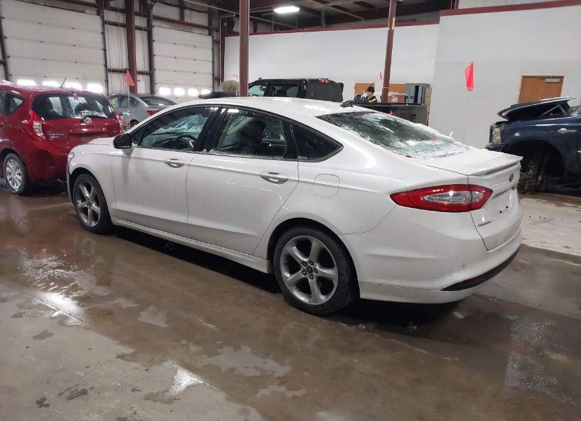 Photo 3 of 2015 Ford Fusion SE (VIN 1FA6P0HDXF5105174)