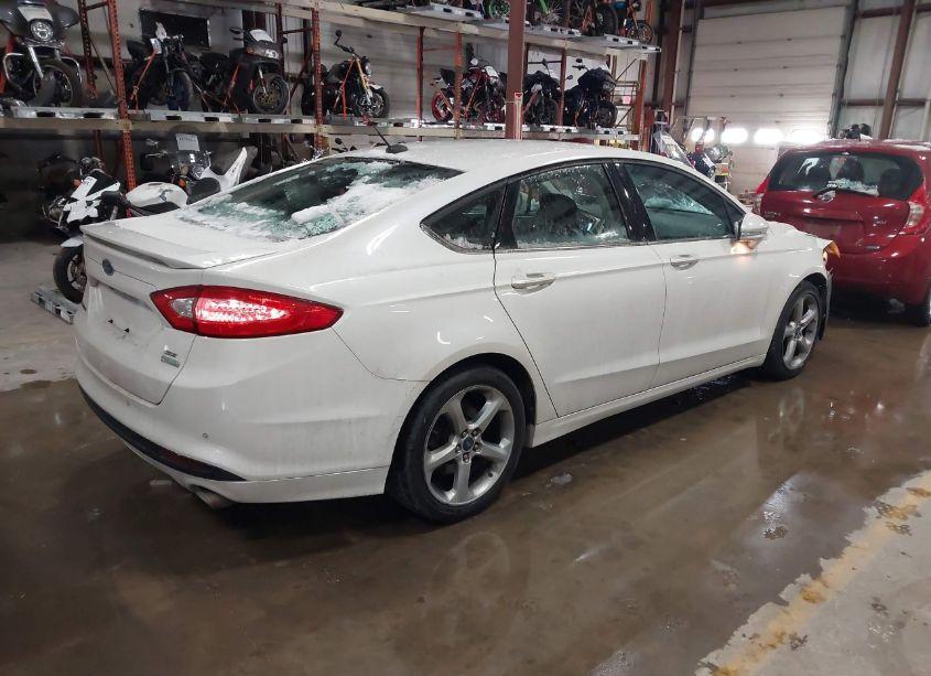 Photo 4 of 2015 Ford Fusion SE (VIN 1FA6P0HDXF5105174)