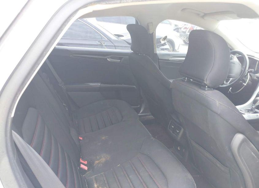 Photo 8 of 2015 Ford Fusion SE (VIN 1FA6P0HDXF5128261)