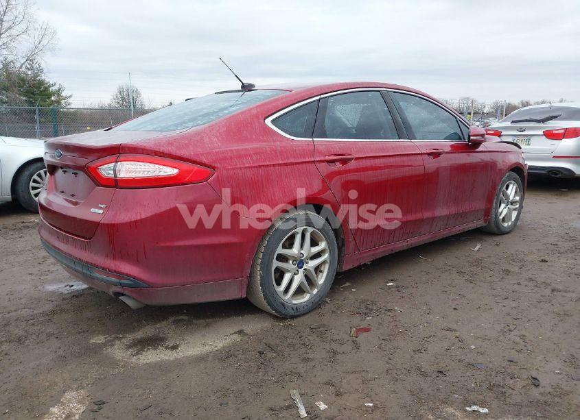 Photo 4 of 2015 Ford Fusion SE (VIN 1FA6P0HDXF5128809)