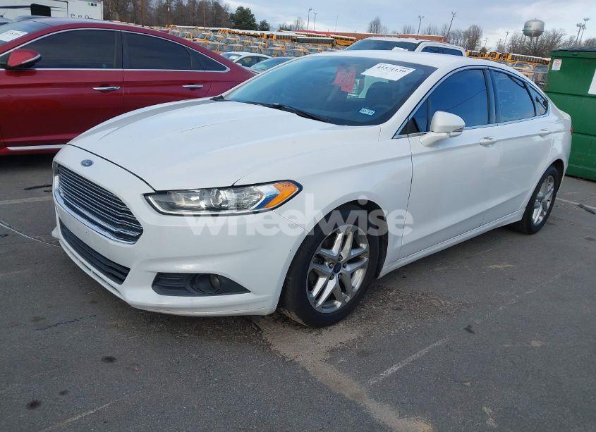 Photo 2 of 2016 Ford Fusion SE (VIN 1FA6P0HDXG5115804)