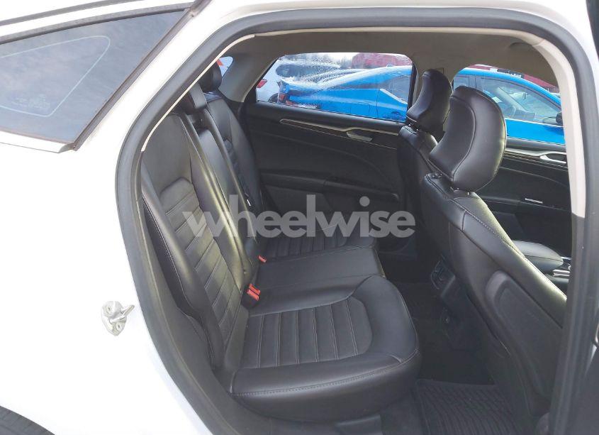 Photo 8 of 2016 Ford Fusion SE (VIN 1FA6P0HDXG5115804)