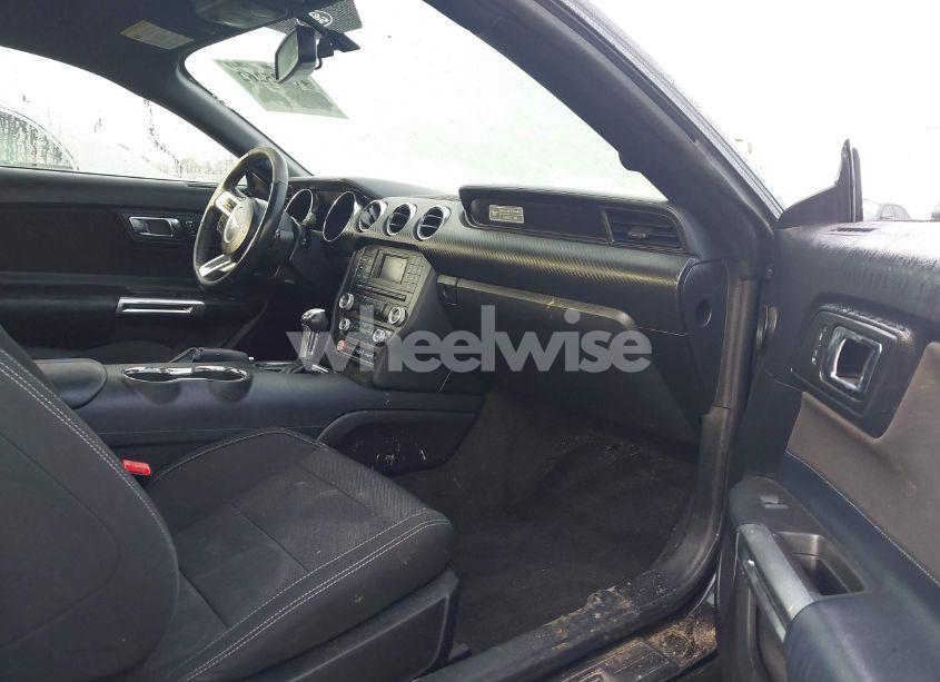 Photo 5 of 2016 Ford Mustang V6 (VIN 1FA6P8AM0G5218285)