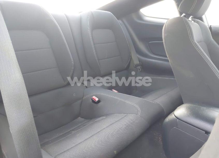 Photo 8 of 2016 Ford Mustang V6 (VIN 1FA6P8AM0G5218285)