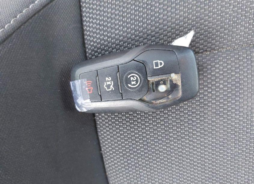 Photo 11 of 2016 Ford Mustang V6 (VIN 1FA6P8AM0G5240917)