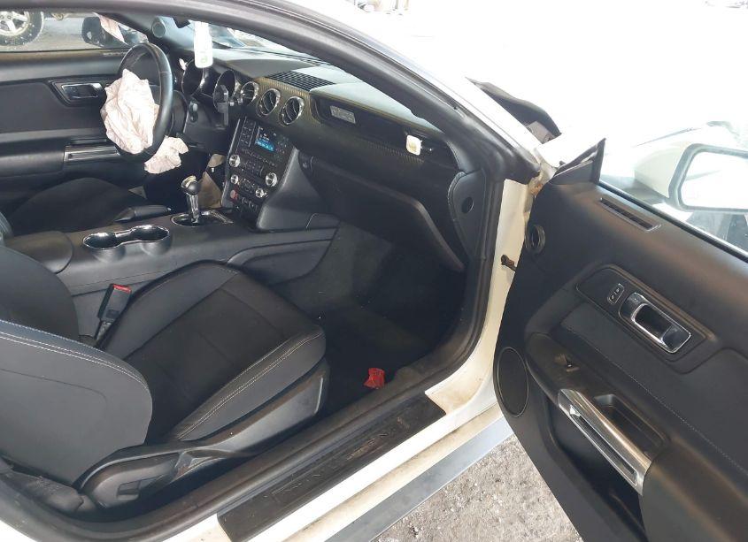 Photo 5 of 2016 Ford Mustang V6 (VIN 1FA6P8AM0G5320895)